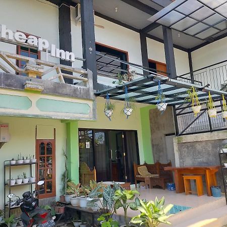 בניוואנגי Cheap Inn Banyuwangi מראה חיצוני תמונה