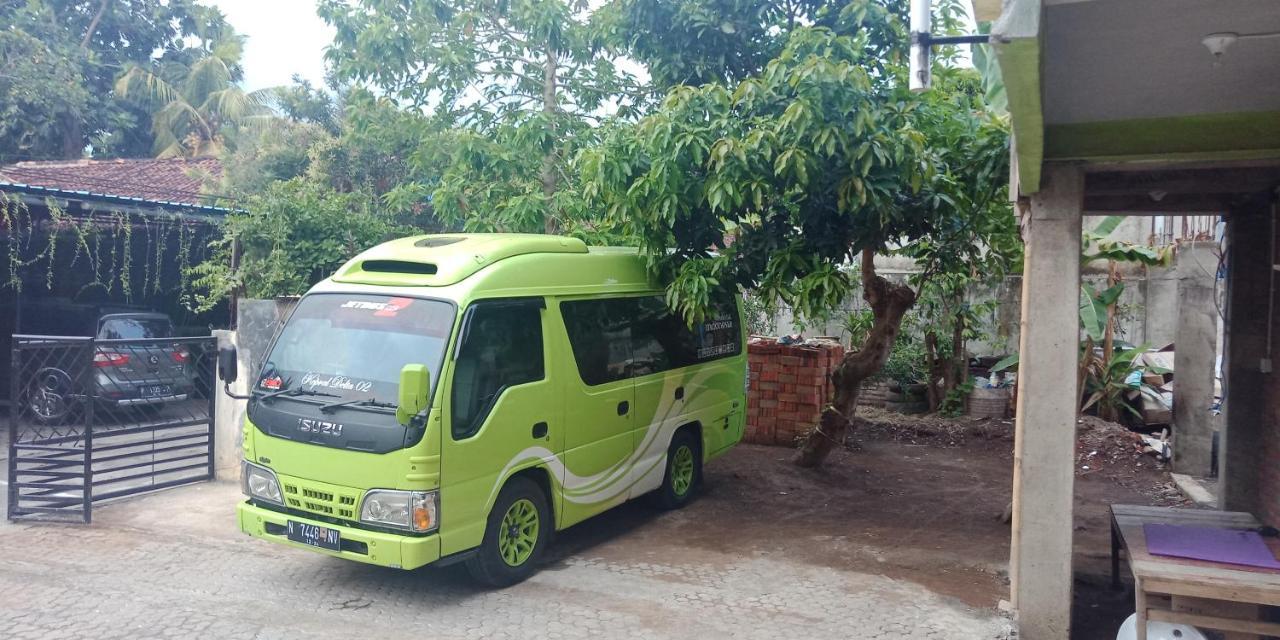 בניוואנגי Cheap Inn Banyuwangi מראה חיצוני תמונה
