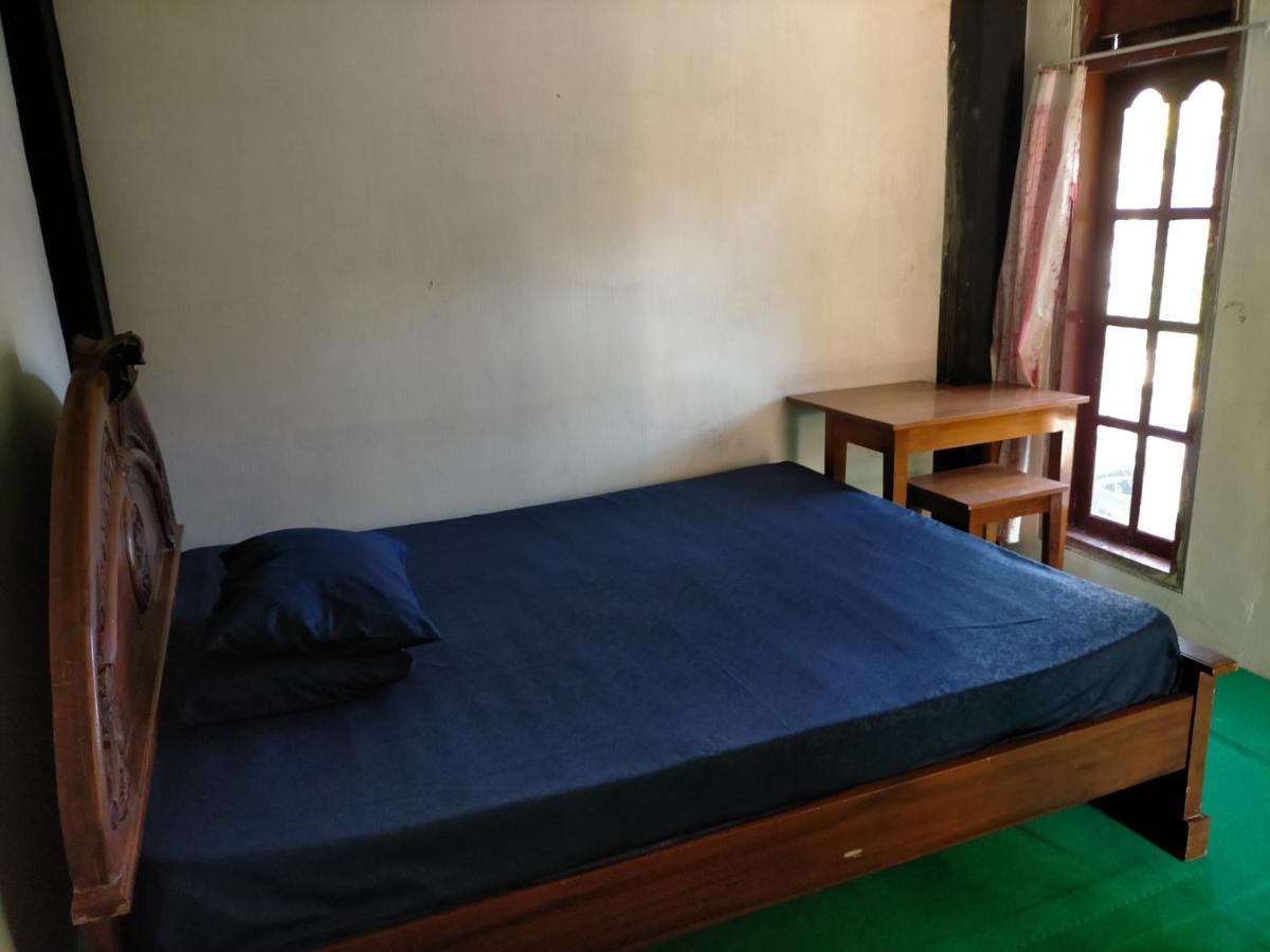 בניוואנגי Cheap Inn Banyuwangi מראה חיצוני תמונה