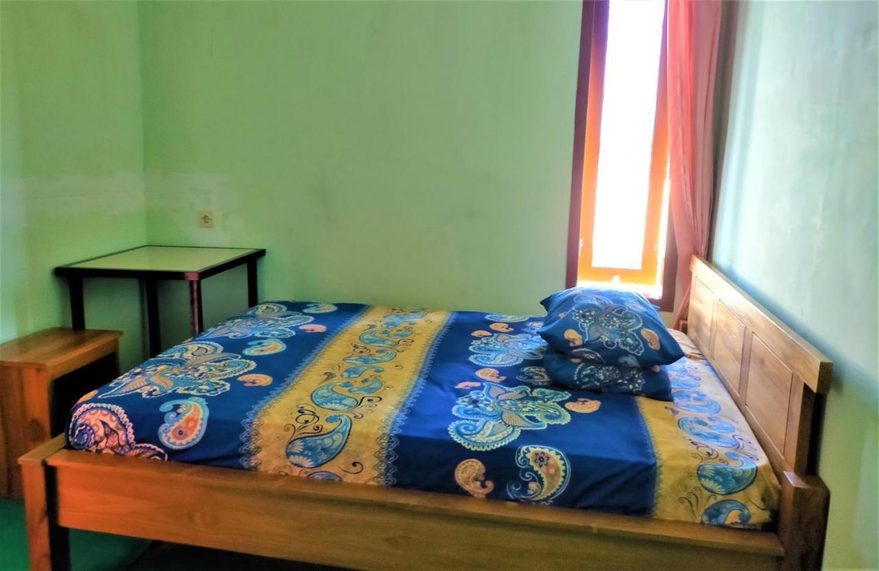 בניוואנגי Cheap Inn Banyuwangi מראה חיצוני תמונה