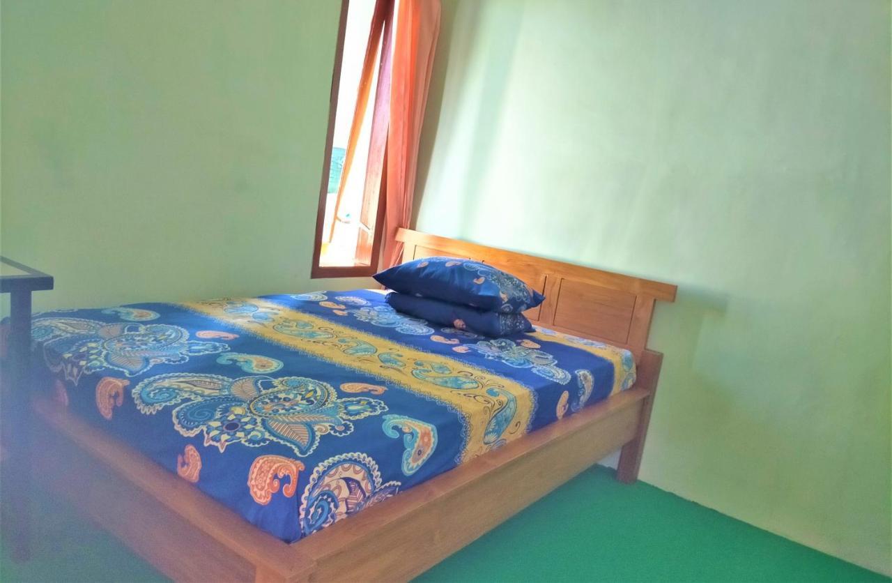 בניוואנגי Cheap Inn Banyuwangi מראה חיצוני תמונה